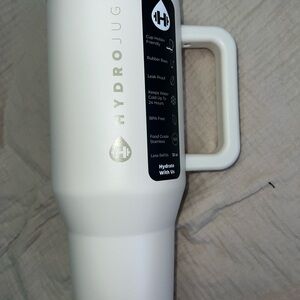 NIB HydroJug Traveler 32oz Tumbler w/Handle & Flip Straw Fits Cup Holder Cream